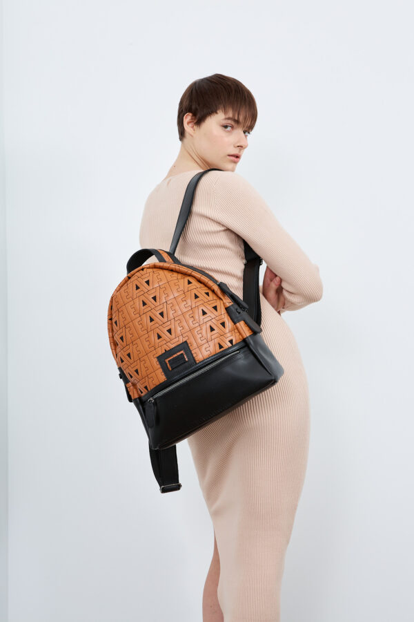 EA Backpack Large Cognac