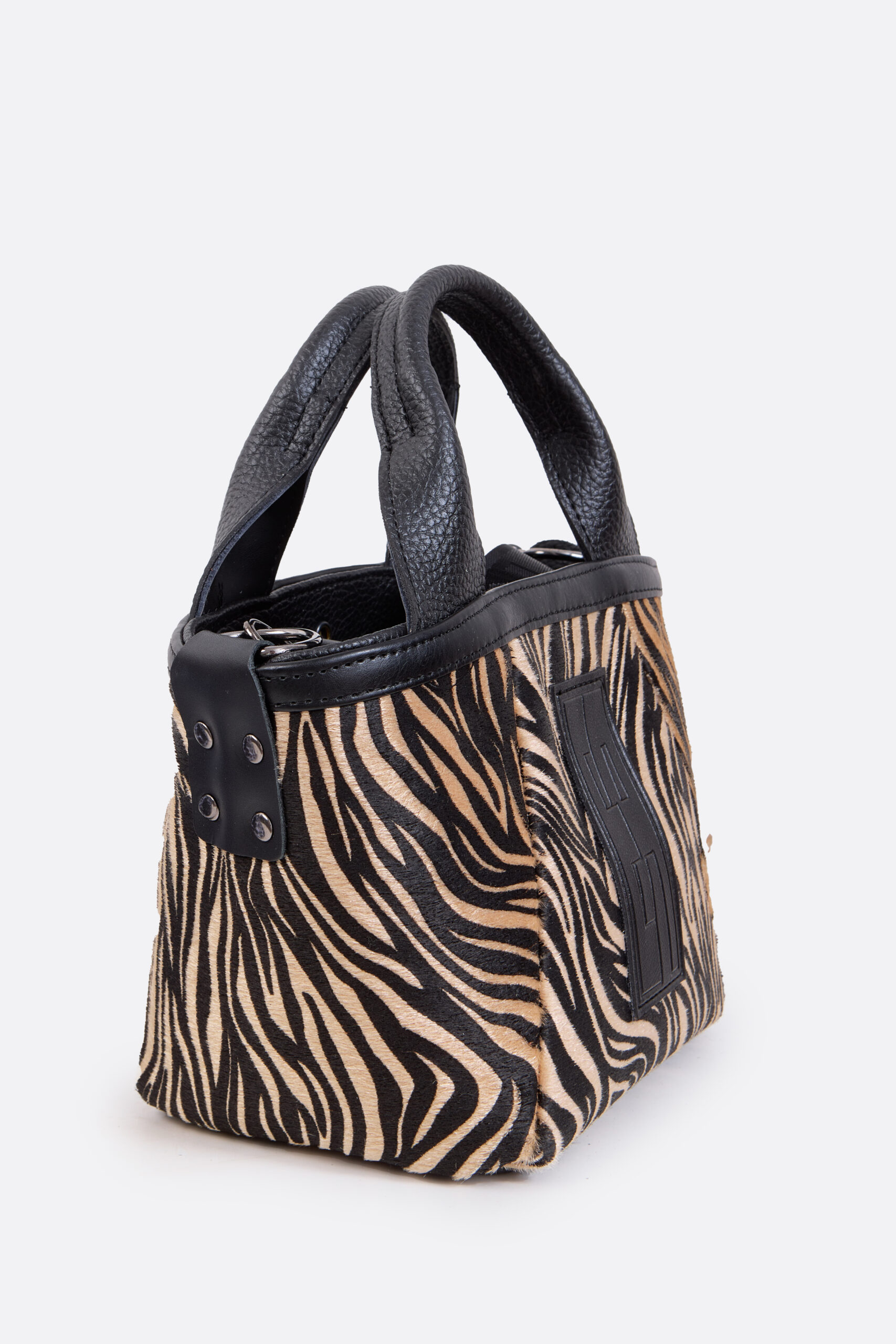 ss25 camp Classy Basket Zebra Brown - Image 2